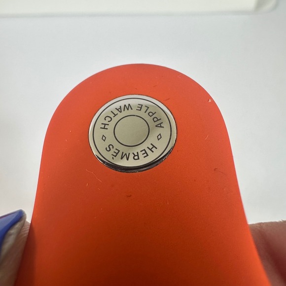 Apple Watch Hermes Orange Rubber Band 42mm Authentic w/ Box - Picture 4 of 10